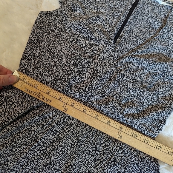 UO KIMCHI BLUE ditsy floral romper one piece outfit xs 0 black white - Picture 12 of 16